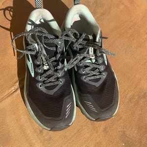 Brooks Cascadia 16